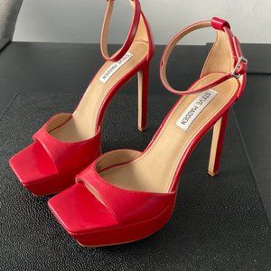 Steve Madden SCORCH RED PLATFORM HEELS SIZE 8 🌹🌹 PREOWNED
